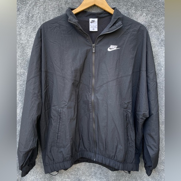 Nike Sportswear Women’s Essential Windrunner Full Zip Jacket - Picture 2 of 9